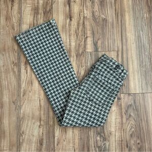 7 For All Mankind Cream and Gray Houndstooth Ladies Flared Trousers Size: 27x34